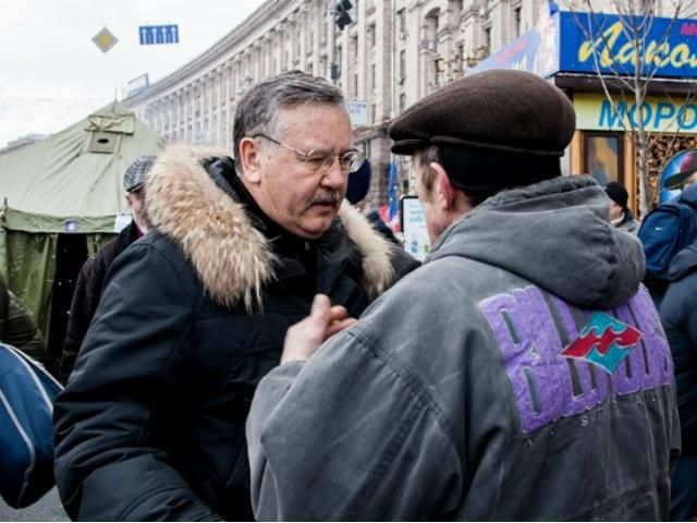 Сейчас на Майдане более 50 тысяч человек, на Грушевского - более 5, - Гриценко Сейчас на Майдане более 50 тысяч человек, на Грушевского - более 5, - Гриценко