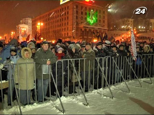 Вечером Майдан плотно заполнили митингующие