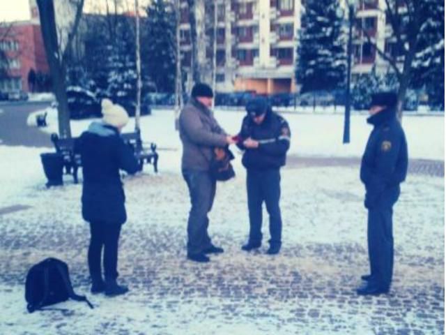 В Беларуси милиция регистрировала людей, которые вышли на траурную акцию за погибшими в Украине