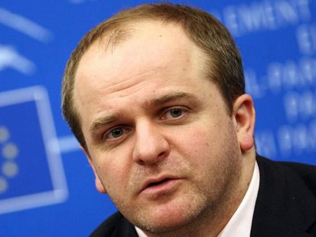 Нужно политическое наступление глав ЕС, - евродепутат о ситуации в Украине
