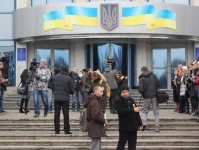 У Рівному протестувальники захопили облдержадміністрацію