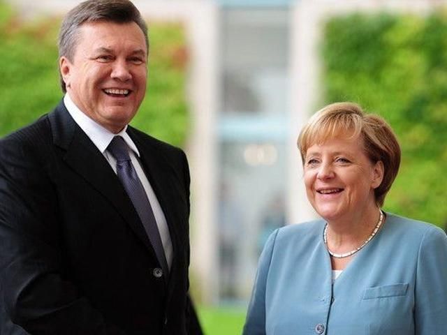 Янукович поговорив з Меркель про шляхи мирного виходу з ситуації, що склалася в Україні
