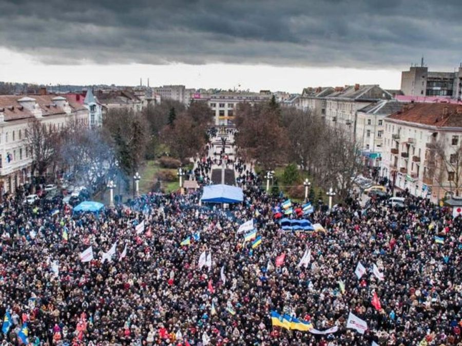 Тернопільську ОДА захопили активісти Тернопільську ОДА захопили активісти
