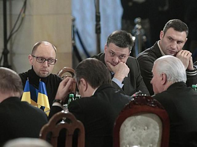Оппозиция вышла из переговоров с Януковичем