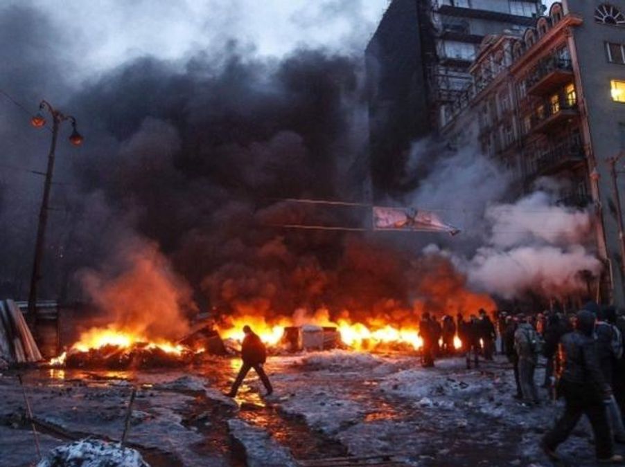 Оголошуємо Грушевського територією Майдану, — Яценюк 