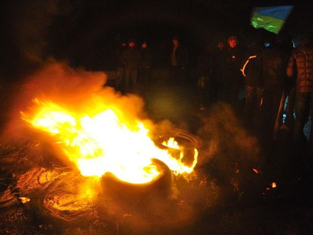 Львів-Краковець у вогненних барикадах (Фото) Львів-Краковець у вогненних барикадах (Фото)