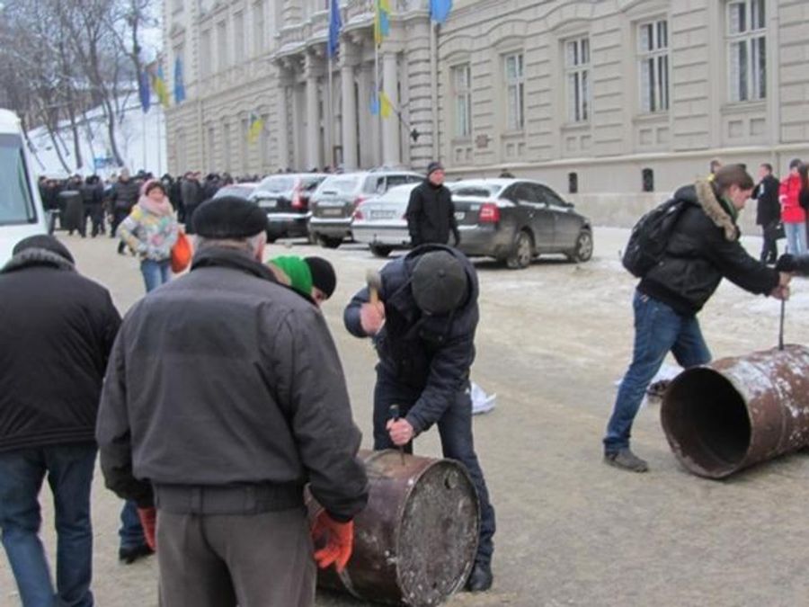 Львівським активістам, які захопили ОДА, загрожує від 3 до 5 років тюрми