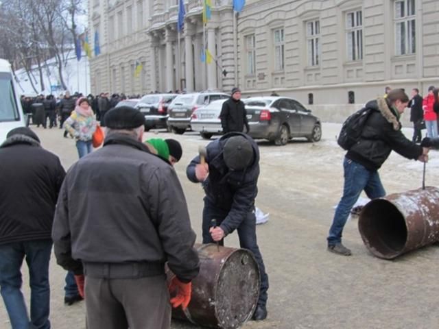 Львівським активістам, які захопили ОДА, загрожує від 3 до 5 років тюрми