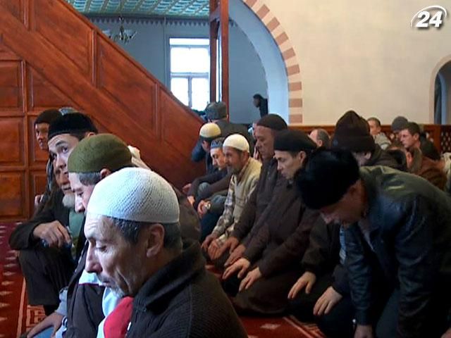 Мусульмане Крыма молятся за мир в Украине