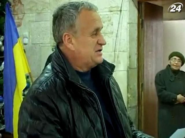 Сухий озвучив заяву про вихід з фракції перед журналістами Сухий озвучив заяву про вихід з фракції перед журналістами