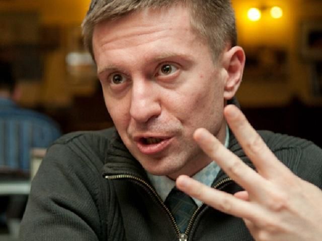 Активісти покидають захоплену будівлю Міненерго Активісти покидають захоплену будівлю Міненерго