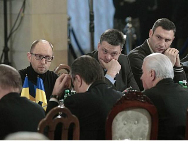 Лідери опозиції ведуть переговори з Януковичем на Банковій 