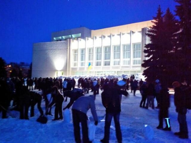 Прокуратура начала расследование по факту захвата Полтавской ОГА Прокуратура начала расследование по факту захвата Полтавской ОГА