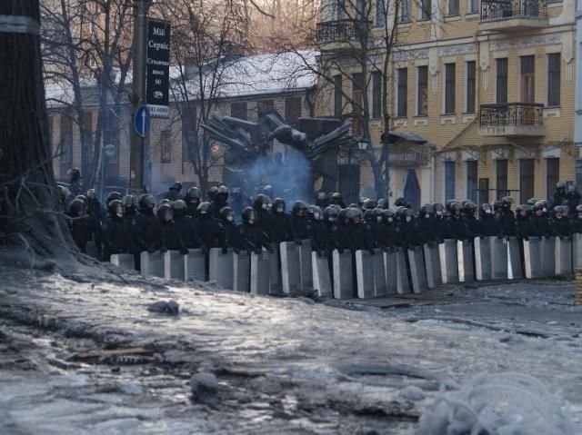 Влада і опозиція домовились звільнити Київ від протестувальників і міліції 