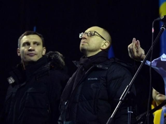 Лідери опозиції повідомлять про переговори з Януковичем після 22:00 зі сцени Майдану Лідери опозиції повідомлять про переговори з Януковичем після 22:00 зі сцени Майдану