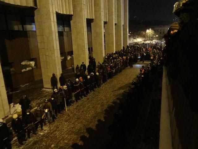 Жодна будівля не варта кровопролиття, - посол США в Україні Жодна будівля не варта кровопролиття, - посол США в Україні