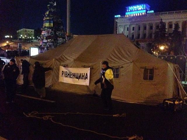 Ровенские ГАИшники поддержали протестующих Ровенские ГАИшники поддержали протестующих