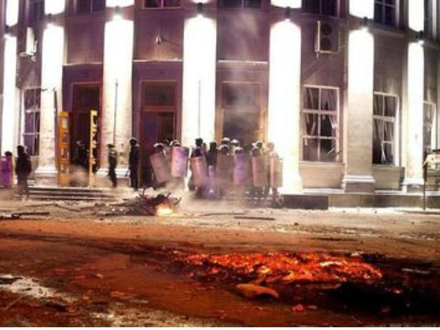 Заарештували понад 40 учасників захоплення Черкаської ОДА Заарештували понад 40 учасників захоплення Черкаської ОДА