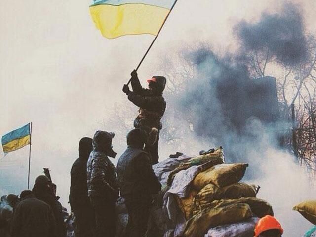 Біля Мін’юсту зводять барикади, всередину нікого не пускають Біля Мін’юсту зводять барикади, всередину нікого не пускають