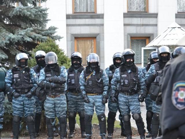 МВД опровергает информацию об увольнении “беркутовцев” в Черновцах