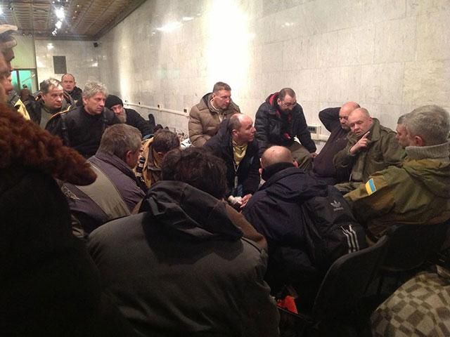 На завтра мы восстановим все разбитые окна в Украинском доме, - Парубий На завтра мы восстановим все разбитые окна в Украинском доме, - Парубий