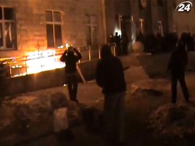В Черкассах "титушки" спровоцировали штурм здания ОГА