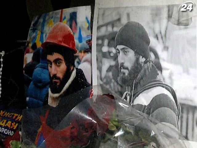 Ночь на Майдане прошла в трауре по погибшим активистами