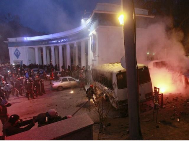 Франция ждет конкретных шагов от Украины по выходу из политического кризиса Франция ждет конкретных шагов от Украины по выходу из политического кризиса