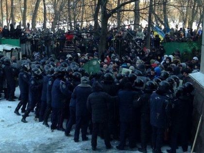 У міліції не знають молодиків, які допомагали розганяти активістів у Дніпропетровську 