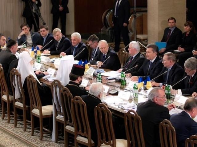 Кравчук собирает "круглый стол". Будет ли Янукович - неизвестно