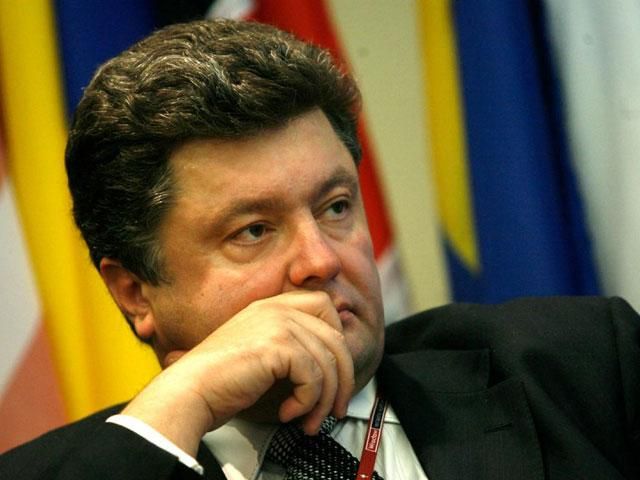 Чрезвычайное положение в Украине не может продлиться долго, - Порошенко