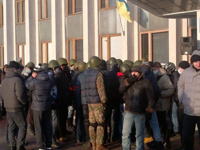 Прокуратура Черниговской области опровергает захват ОГА радикалами