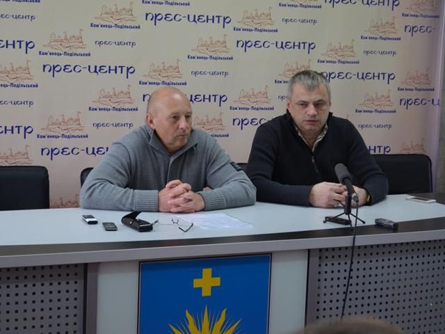 У міськраді Кам'янець-Подільського саморозпустилася Партія регіонів У міськраді Кам'янець-Подільського саморозпустилася Партія регіонів