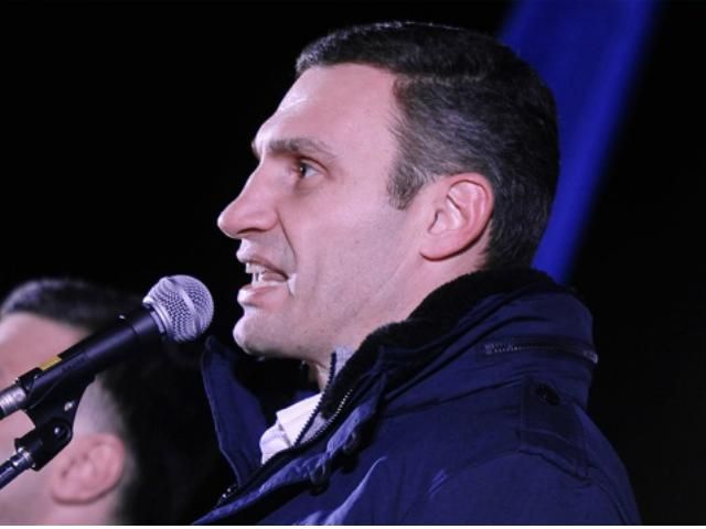 Кличко впевнений, що Азаров подав у відставку "не просто так" Кличко впевнений, що Азаров подав у відставку "не просто так"