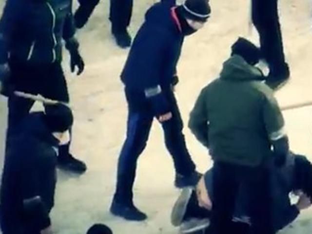 Загони "тітушок" працюють за принципом фінансових пірамід, — ЗМІ Загони "тітушок" працюють за принципом фінансових пірамід, — ЗМІ