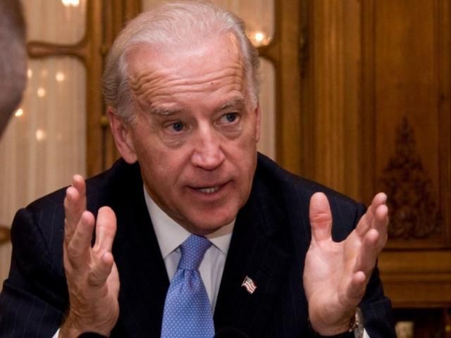 Янукович поспілкувався з віце-президентом США Янукович поспілкувався з віце-президентом США