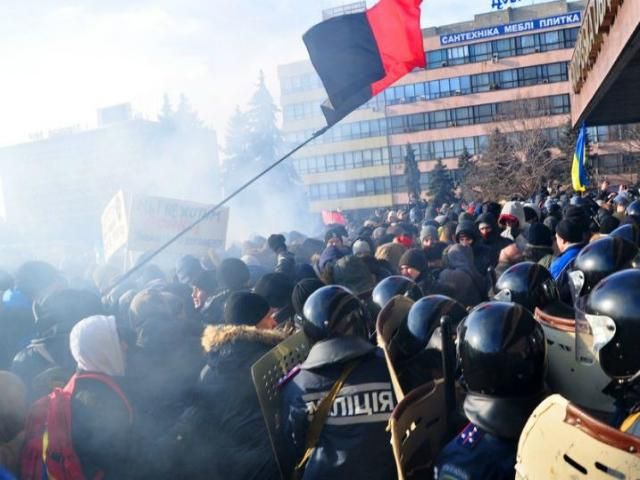 26 запорізьких активістів відпустили під домашній арешт 26 запорізьких активістів відпустили під домашній арешт