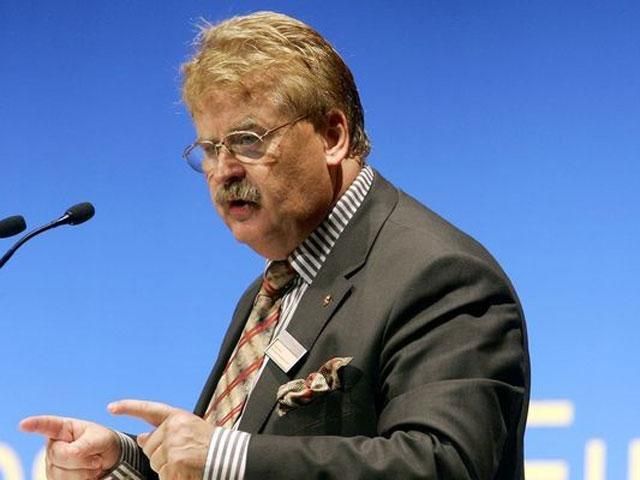 Ельмар Брок вважає, що активістів потрібно звільнити без переговорів та умов Ельмар Брок вважає, що активістів потрібно звільнити без переговорів та умов