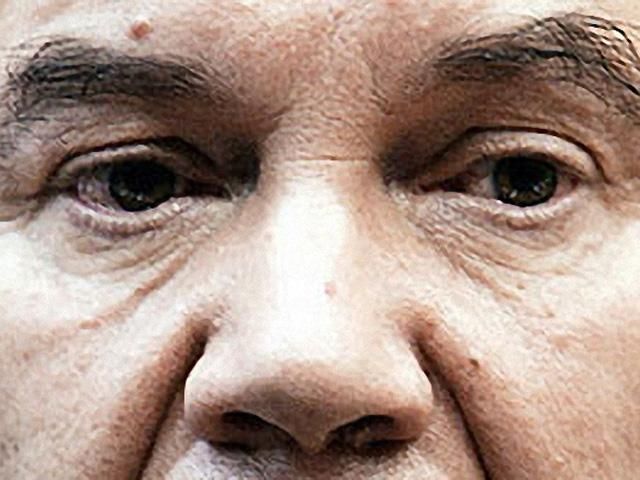 Янукович ушел из Рады с Клюевым и Лукаш Янукович ушел из Рады с Клюевым и Лукаш