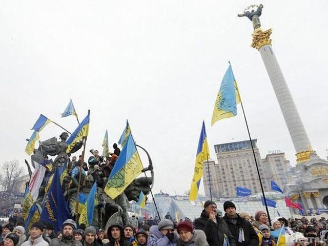 Майдан стоит в двадцатиградусный мороз
