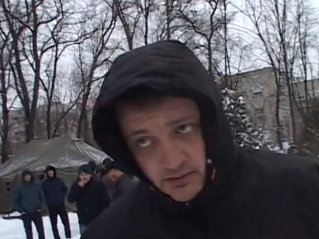 На "антимайдане" в Днепропетровске журналистам разбили камеру (Видео)