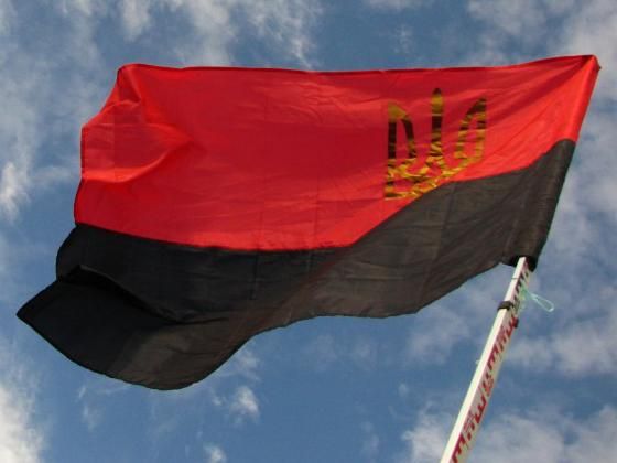 За червоно-чорний прапор депутата покарали 40-ка годинами громадських робіт