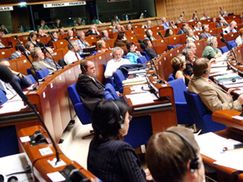 ПАРЄ пропонує Україні міжнародне розслідування випадків насильства