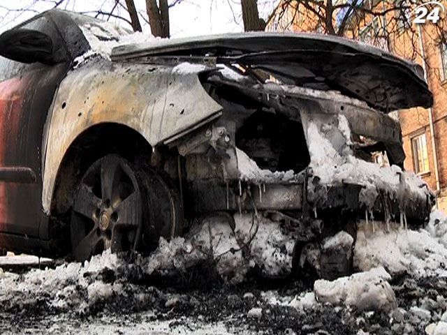 Хтось навмисно палить машини з львівськими номерами, — постраждалий Хтось навмисно палить машини з львівськими номерами, — постраждалий
