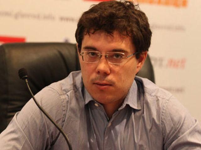 Невидимий поки ляльковод знову хоче зіграти на ваших інстинктах, — політолог про Булатова Невидимий поки ляльковод знову хоче зіграти на ваших інстинктах, — політолог про Булатова