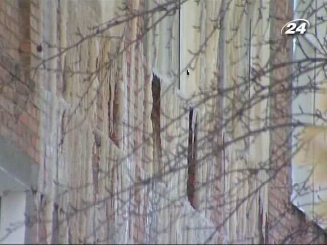 В черкасской школе из-за 20-градусного мороза прорвало трубы В черкасской школе из-за 20-градусного мороза прорвало трубы