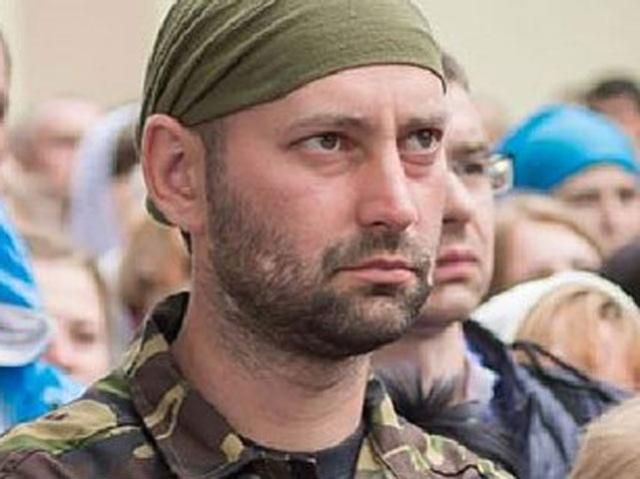 “Правий сектор” заявляє, що піде в наступ, якщо активістів не звільнять “Правий сектор” заявляє, що піде в наступ, якщо активістів не звільнять