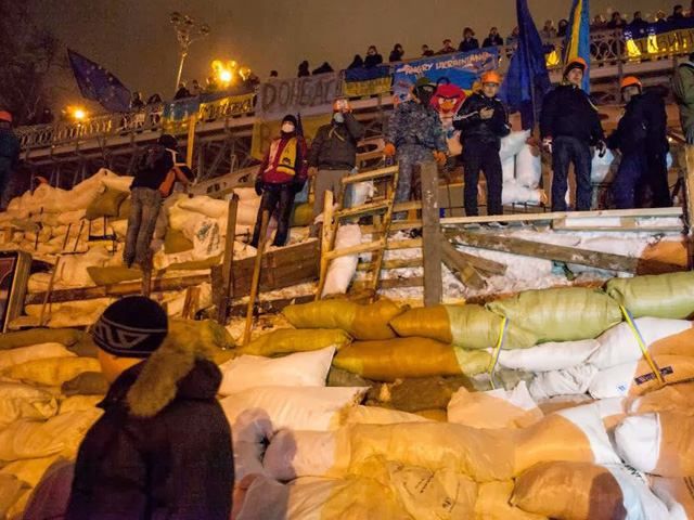 Влада ж не може зачистити Майдан – це переведе протистояння у форму терору, — політолог