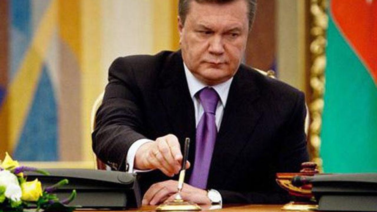 Янукович подписал амнистию и отмену диктаторских законов Янукович подписал амнистию и отмену диктаторских законов