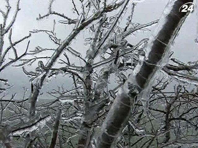 Непогода обесточила более 400 населенных пунктов Непогода обесточила более 400 населенных пунктов